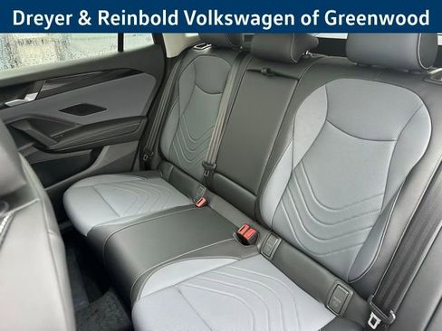 New 2026 Volkswagen Tiguan SE image 28