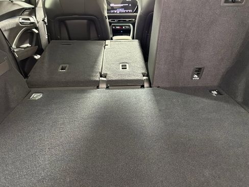 Used 2025 Audi SQ5 Premium Plus w/ Premium Plus Package image 14