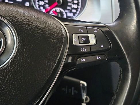 Used 2015 Volkswagen Golf SE image 28