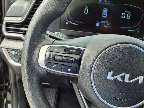 Used 2024 Kia Sportage LX AWD/4WD image 18