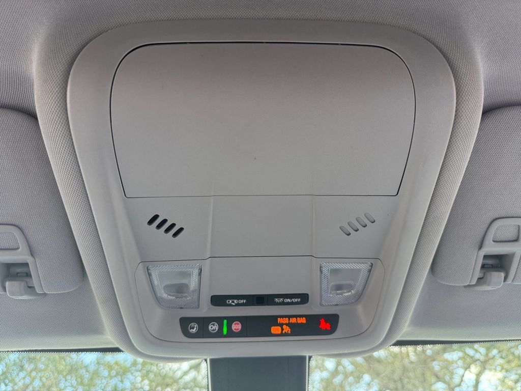 Used 2022 Chevrolet Equinox LS FWD image 27