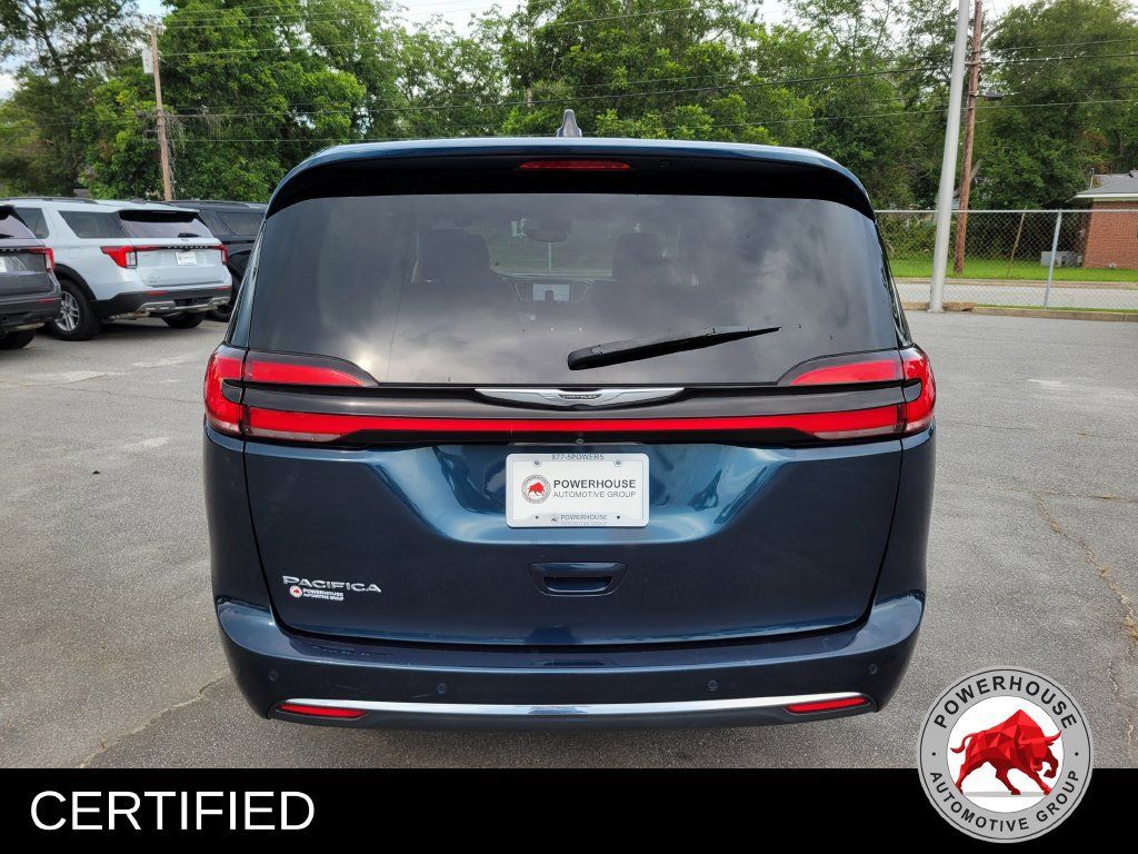 Used 2023 Chrysler Pacifica Touring-L FWD image 5