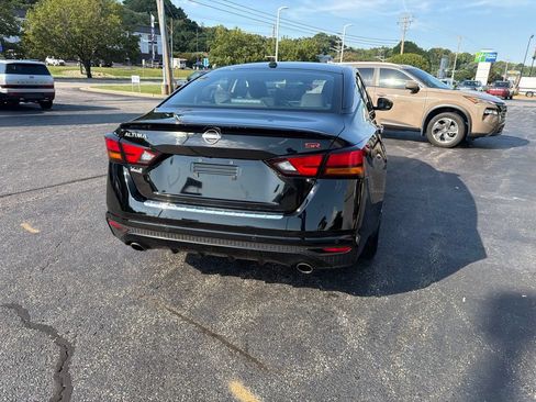 Used 2023 Nissan Altima 2.5 SR FWD image 6