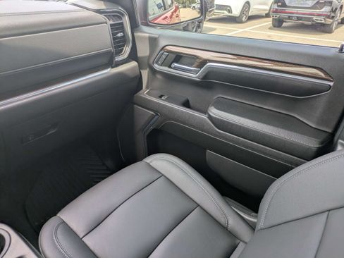 Used 2023 Chevrolet Silverado 1500 LT w/ Leather Package AWD/4WD image 19