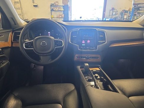 Used 2023 Volvo XC90 B6 Plus AWD/4WD image 4