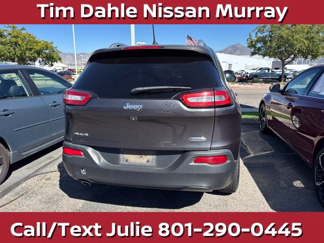 Used 2016 Jeep Cherokee Latitude AWD/4WD image 11