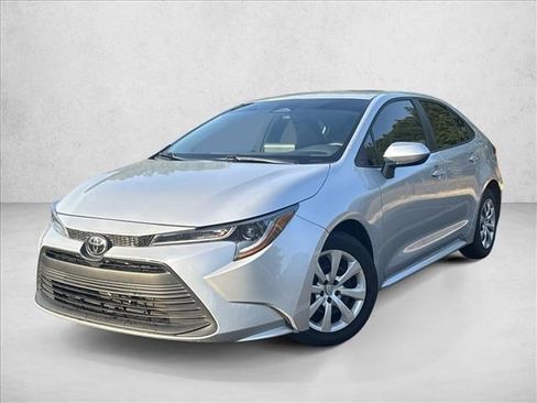 Used 2023 Toyota Corolla LE FWD image 1