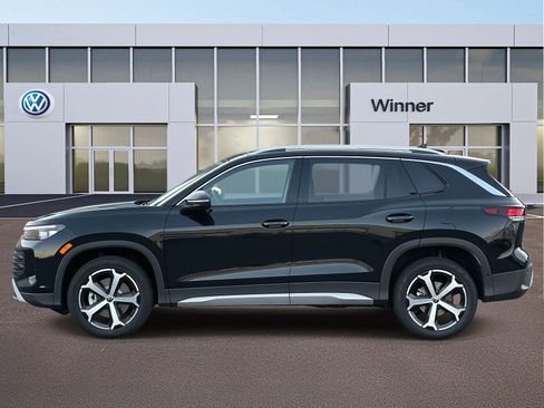 New 2026 Volkswagen Tiguan SE image 3