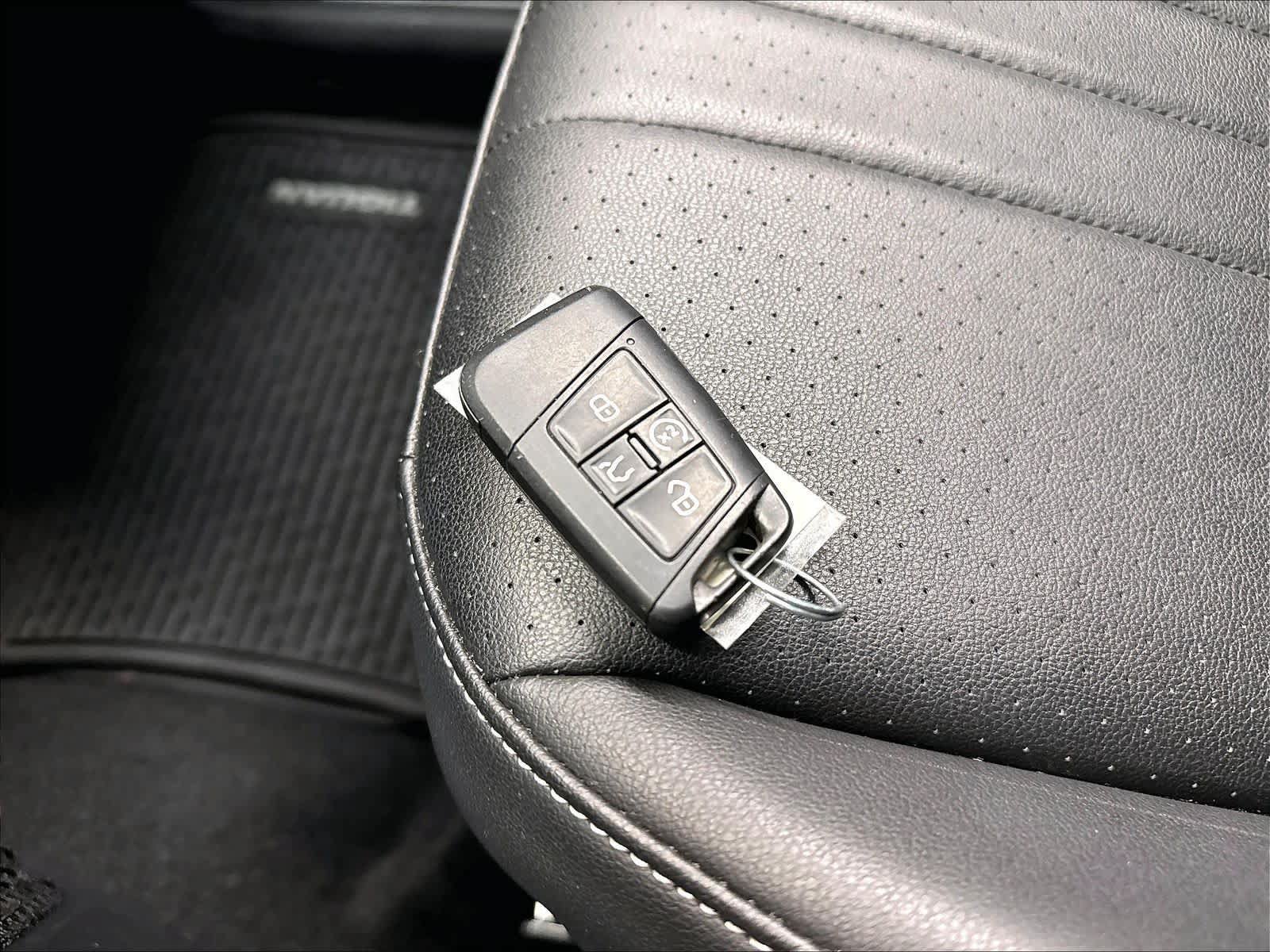 Used 2023 Volkswagen Tiguan SE R-Line FWD image 38