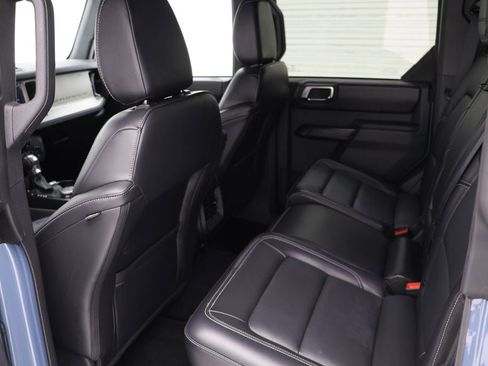 Used 2025 Ford Bronco Outer Banks image 11