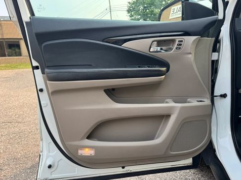 Used 2016 Honda Pilot Touring image 26