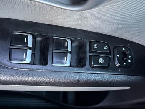 Used 2019 Kia Soul FWD image 32