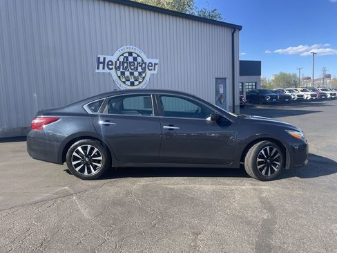 Used 2018 Nissan Altima 2.5 SV image 8