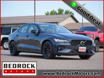 Used 2021 Volvo S60 T5 Momentum