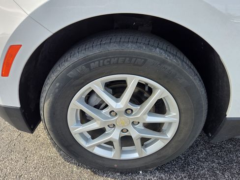 Certified 2022 Chevrolet Equinox LS w/ LS Convenience Package FWD image 18