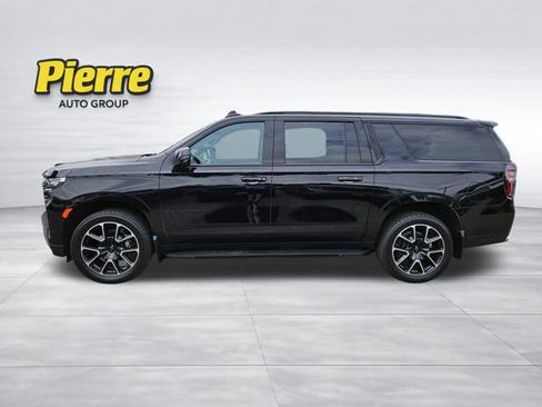 Used 2022 Chevrolet Suburban RST w/ Sport Performance Package AWD/4WD image 2
