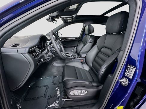 New 2026 Porsche Macan image 5
