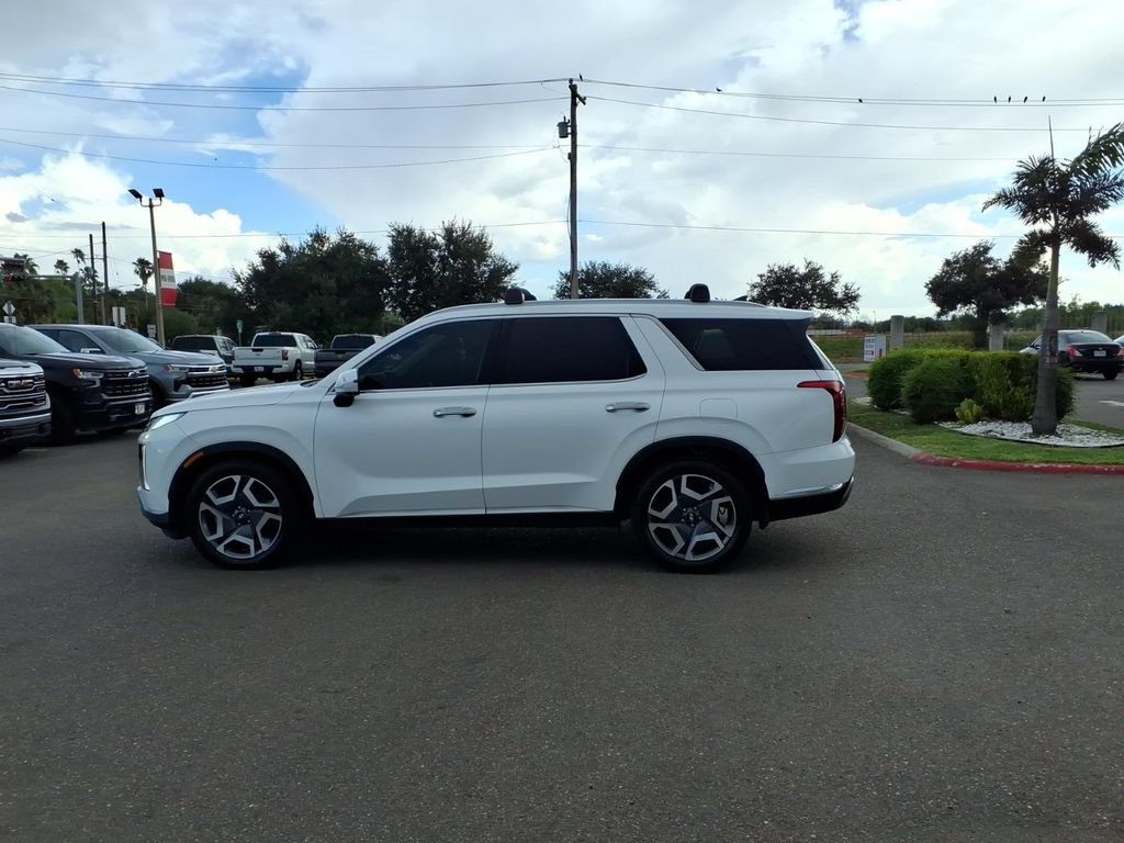 Used 2024 Hyundai Palisade Limited AWD/4WD image 2