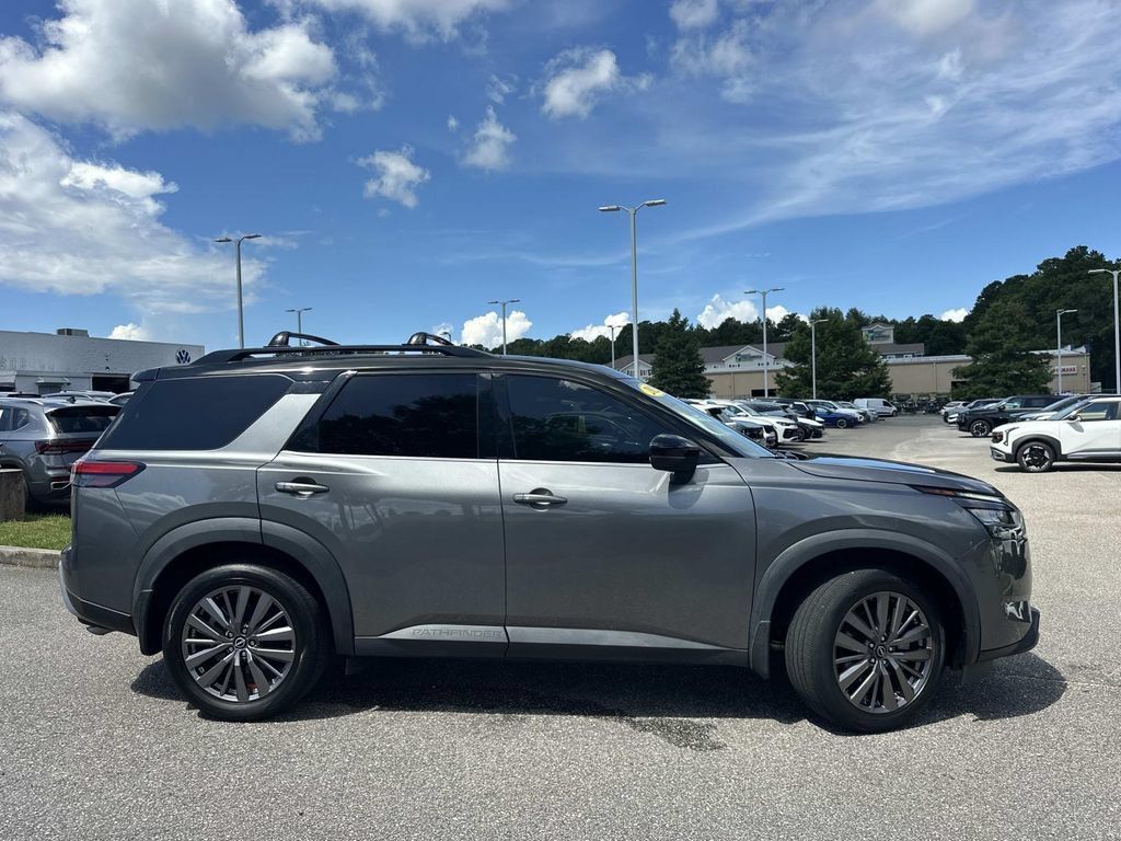 Used 2023 Nissan Pathfinder SL w/ SL Premium Package AWD/4WD image 4