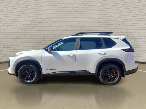 Used 2025 Nissan Rogue SV w/ Rock Creek Premium Package AWD/4WD image 8