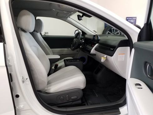 Used 2025 Hyundai Ioniq 5 Limited image 17