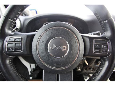 Used 2012 Jeep Wrangler Unlimited Rubicon w/ Dual Top Group image 9