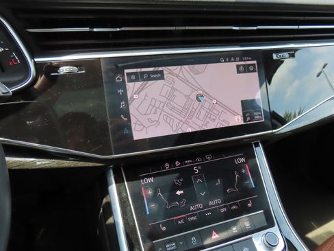 Used 2023 Audi Q7 3.0T Premium Plus AWD/4WD image 21