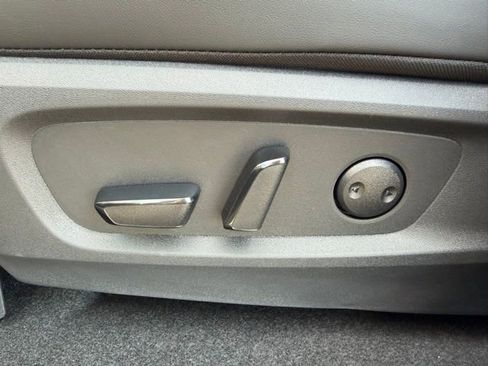 New 2026 Nissan Pathfinder Platinum image 14