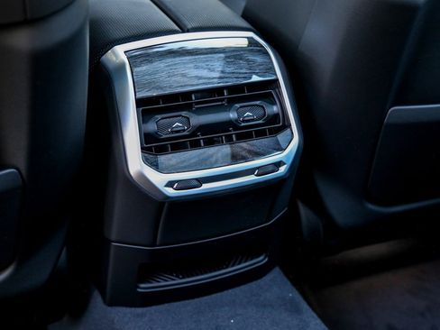 New 2025 BMW 760i xDrive w/ Executive Package image 31