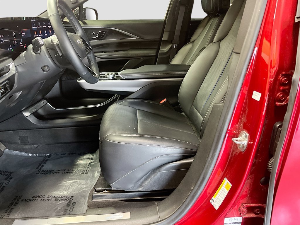 Used 2025 Cadillac Lyriq Sport AWD/4WD image 19