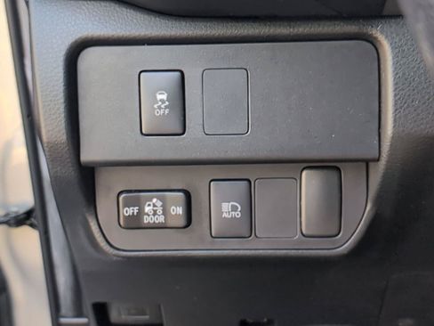 Used 2022 Toyota Tacoma SR AWD/4WD image 32