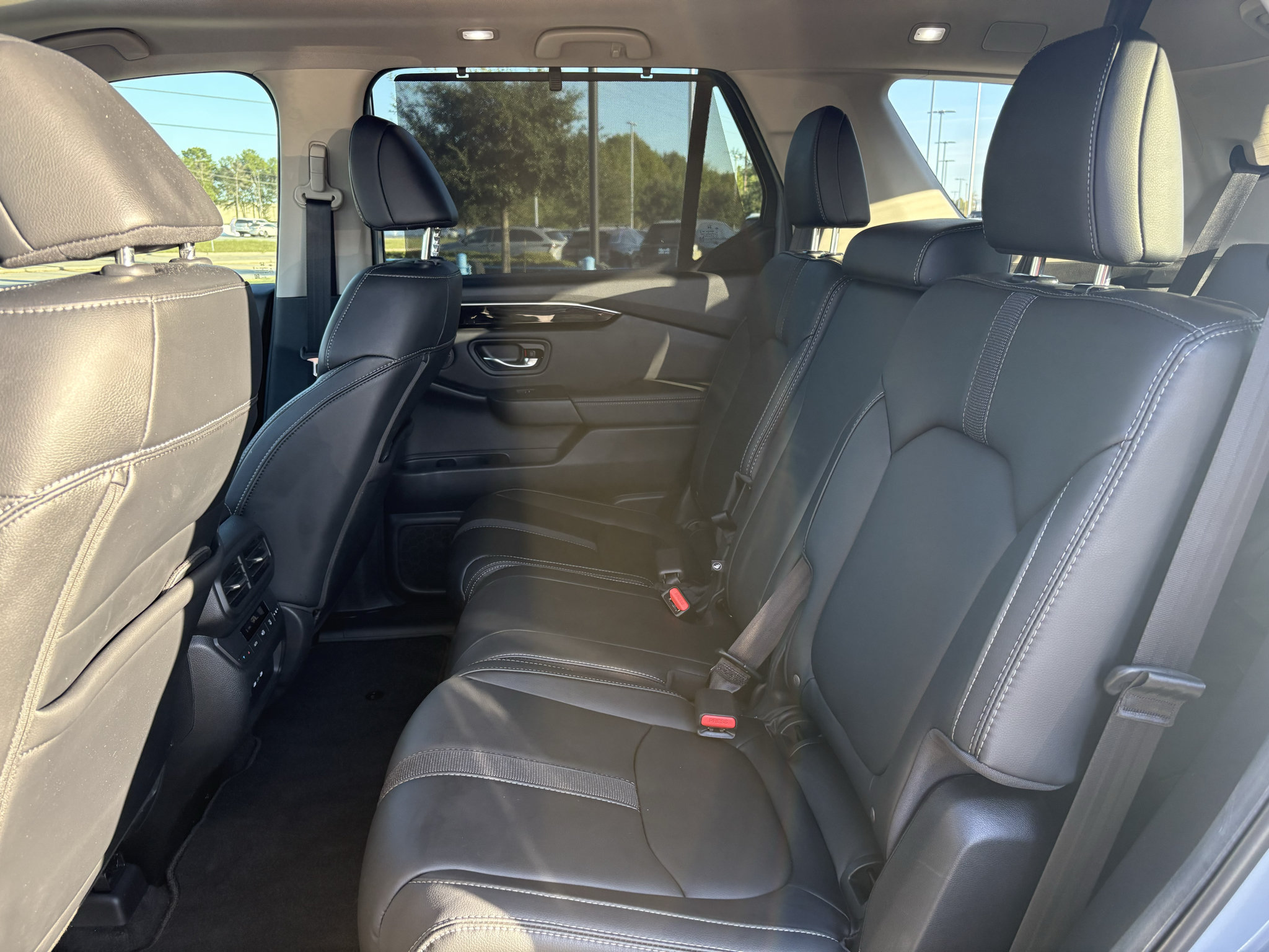 Used 2024 Honda Pilot Touring image 18