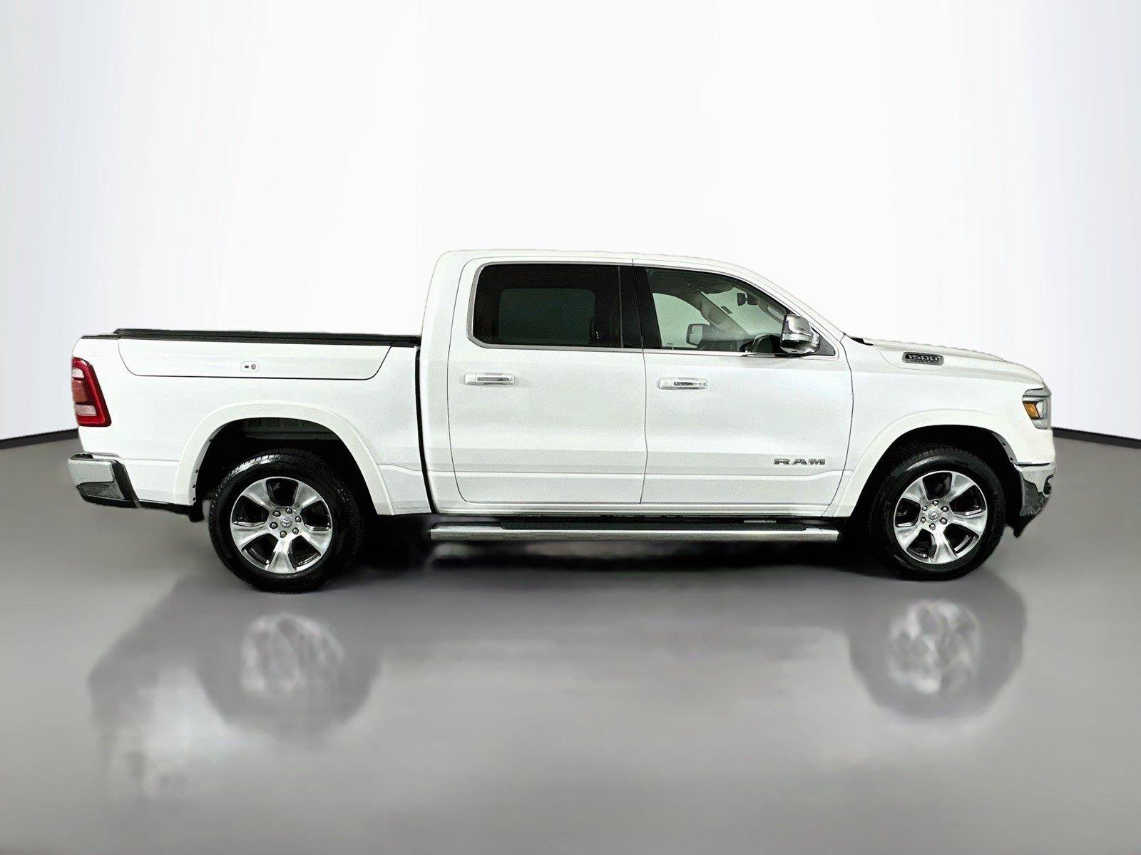 Used 2019 RAM 1500 Laramie AWD/4WD image 17