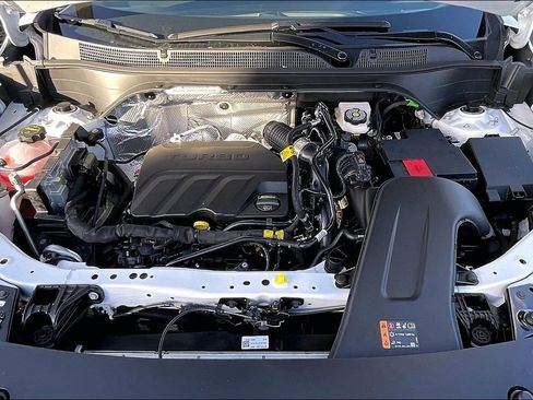 New 2026 Chevrolet Trax RS w/ Sunroof Package image 9