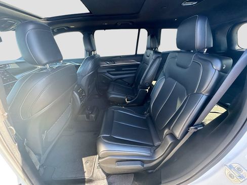 Used 2024 Jeep Grand Cherokee L Limited w/ Luxury Tech Group II AWD/4WD image 26
