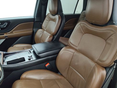 Used 2022 Lincoln Aviator Reserve w/ Equipment Group 201A RWD image 17