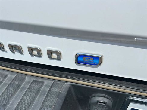 Used 2018 Chevrolet Silverado 1500 LT w/ LT Eassist Package image 12