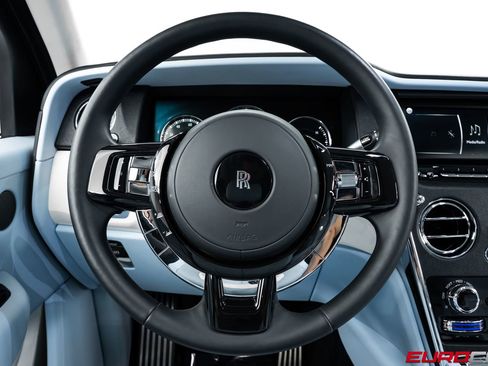 Used 2023 Rolls-Royce Cullinan AWD/4WD image 34