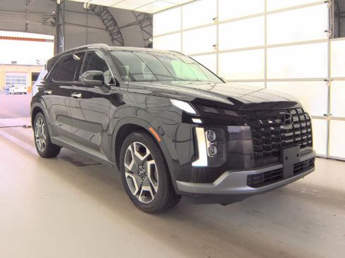 Used 2023 Hyundai Palisade Limited w/ Cargo Package AWD/4WD image 2
