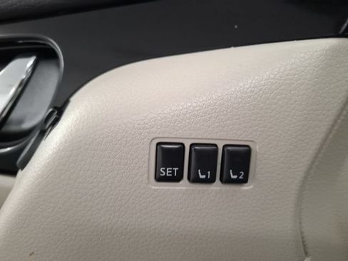 Used 2022 Nissan Rogue Sport SV w/ Technology Package FWD image 13