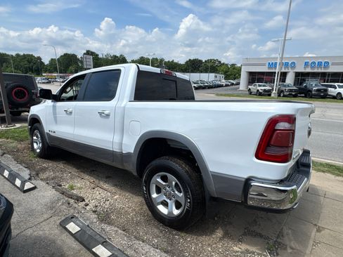 Used 2019 RAM 1500 Laramie AWD/4WD image 3