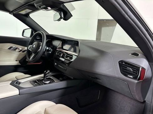 Used 2023 BMW Z4 M40i w/ Premium Package image 28