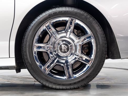 Used 2012 Rolls-Royce Ghost RWD image 57