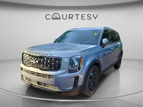 Used 2022 Kia Telluride SX w/ SX Prestige Package AWD/4WD image 3