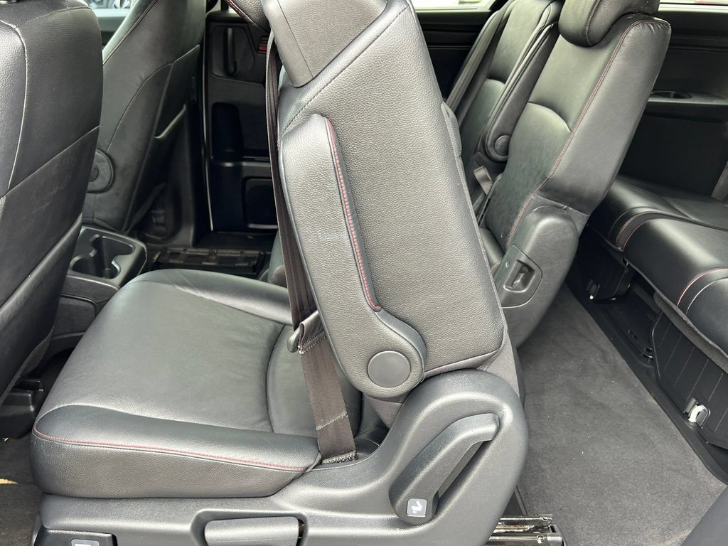 Used 2024 Honda Odyssey Sport image 8