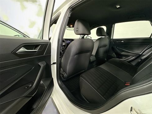 Used 2019 Volkswagen Jetta GLI image 17