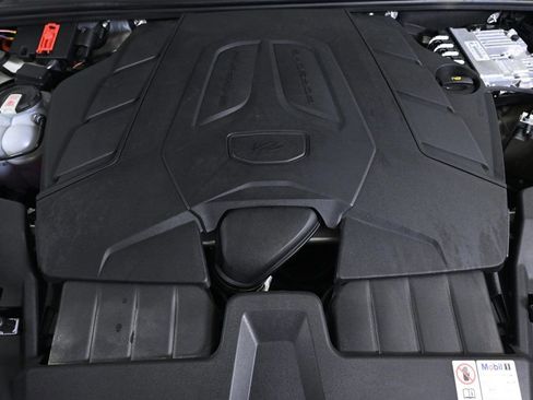 Used 2024 Porsche Cayenne image 28