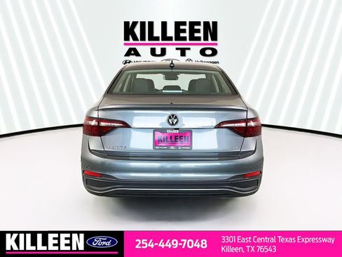 Used 2022 Volkswagen Jetta SE w/ Panoramic Sunroof Package image 7