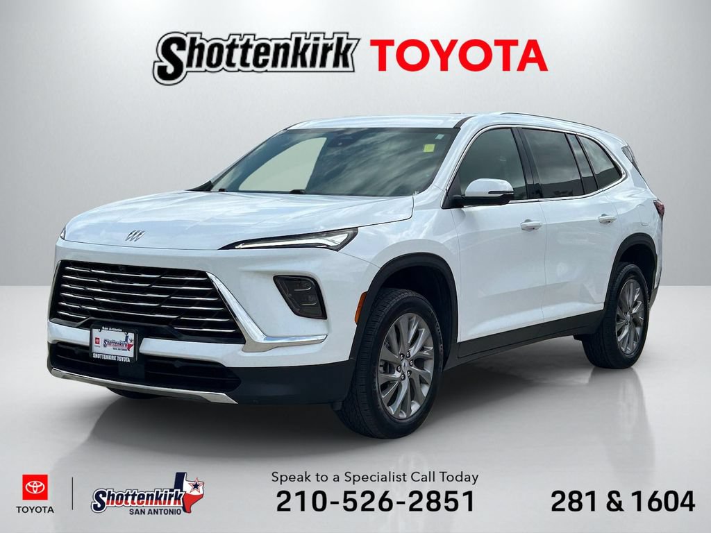 Used 2025 Buick Enclave Preferred FWD image 1