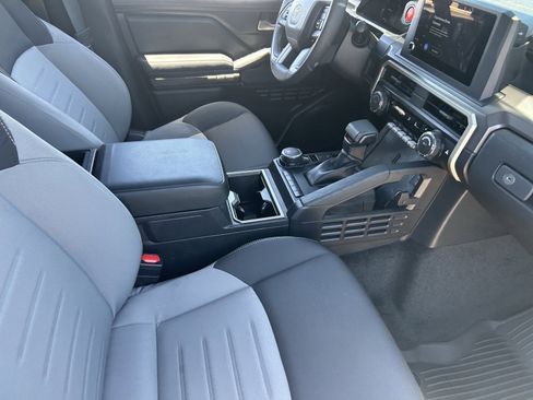 Used 2025 Toyota Tacoma TRD Sport AWD/4WD image 11